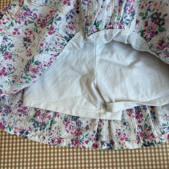 Floral ruffles skirt with built in shorts. Girl size 7 - Picture 6 of 12